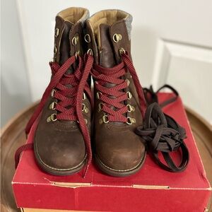 Kodiak Women's Brown Leather Boots with Red Laces